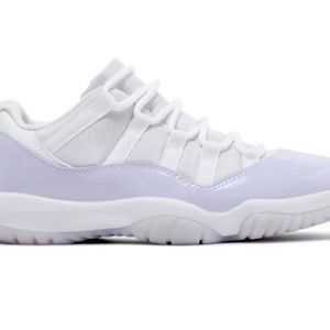 Wmns Air Jordan 11 Retro Low 'Pure Violet'